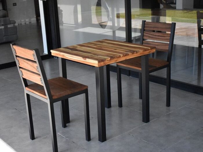 Table With 2 Chairs