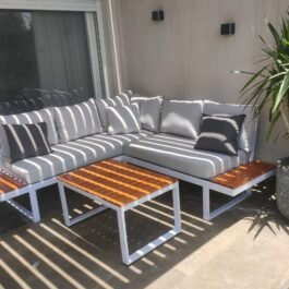 Outdoor corner set