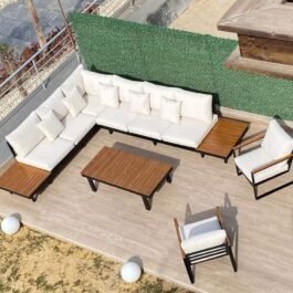 Outdoor corner set